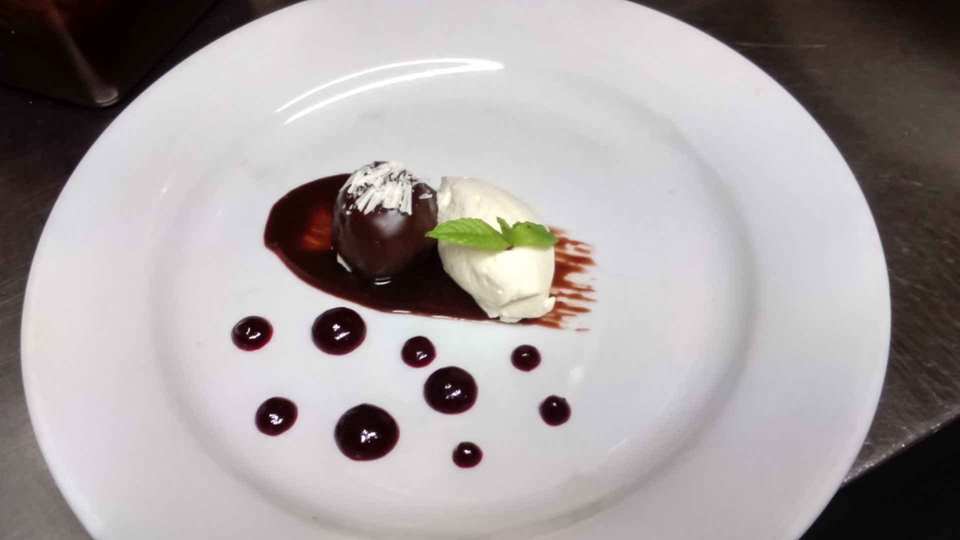 Black chocolate truffle · kirsch cream
